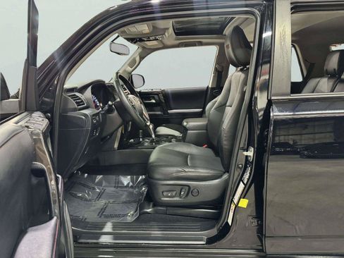 Used 2019 Toyota 4Runner TRD Off-Road Premium AWD/4WD image 23