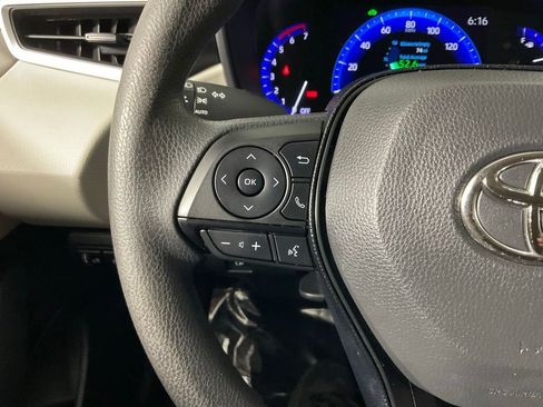 Used 2021 Toyota Corolla LE FWD image 23