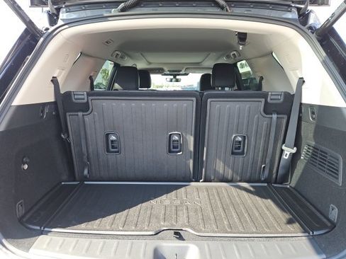 New 2025 Nissan Pathfinder Platinum image 7