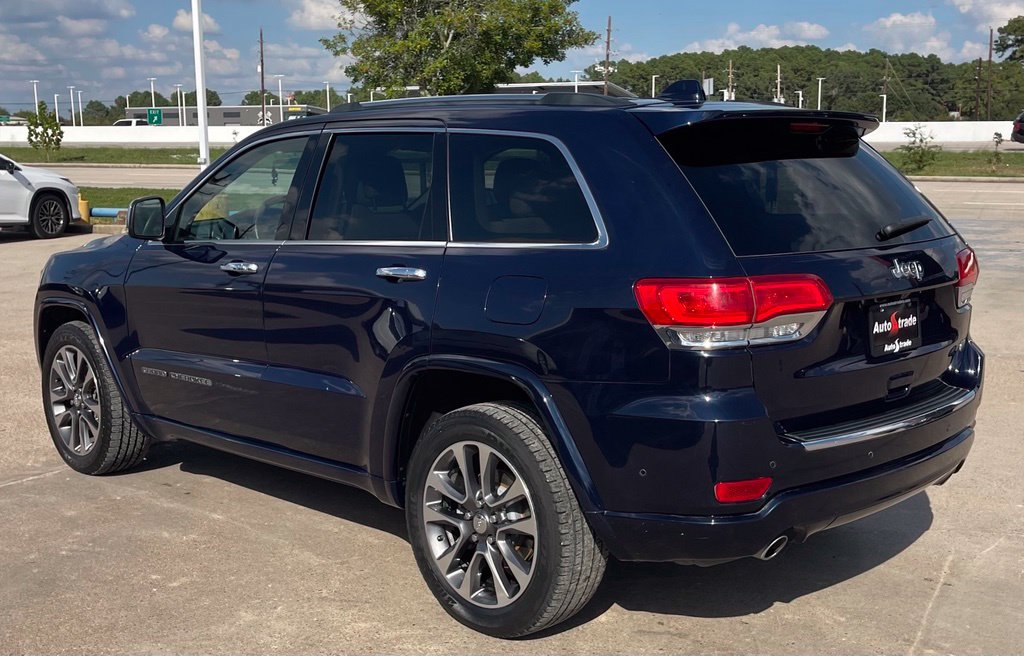 Used 2018 Jeep Grand Cherokee Overland RWD image 3