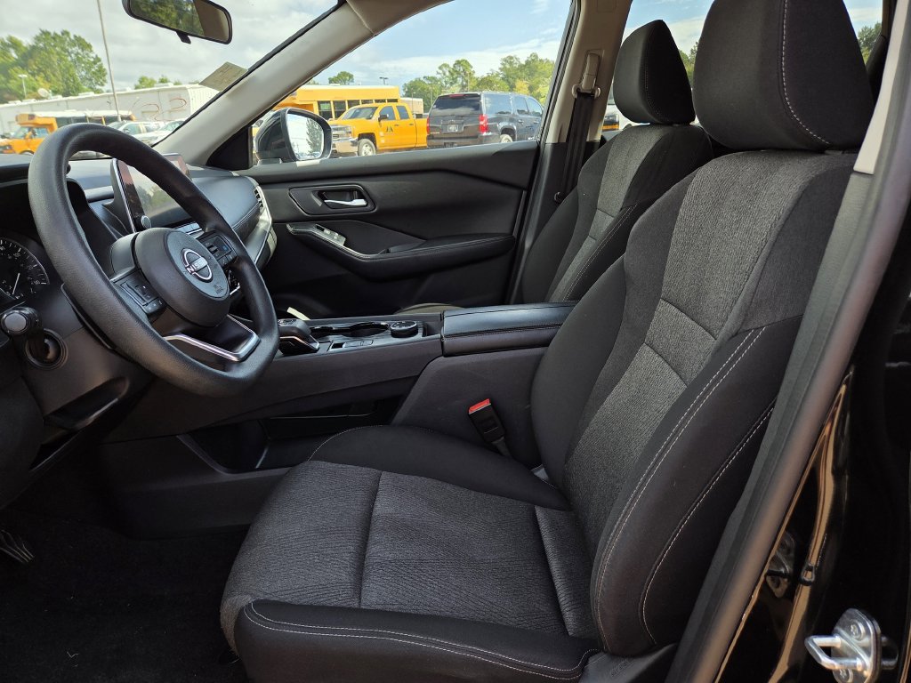 Used 2024 Nissan Rogue SV AWD/4WD image 15