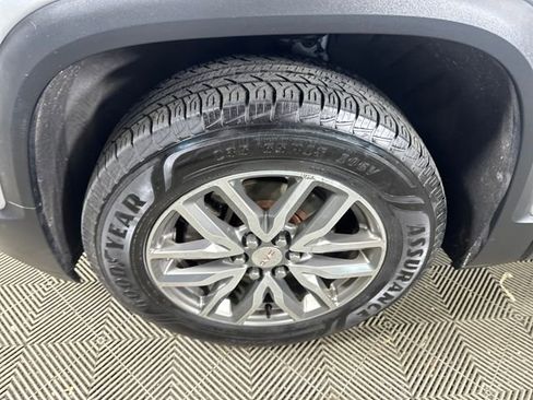 Used 2019 GMC Acadia SLE image 10