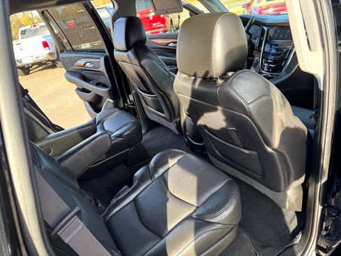 Used 2017 Cadillac Escalade Premium Luxury image 36