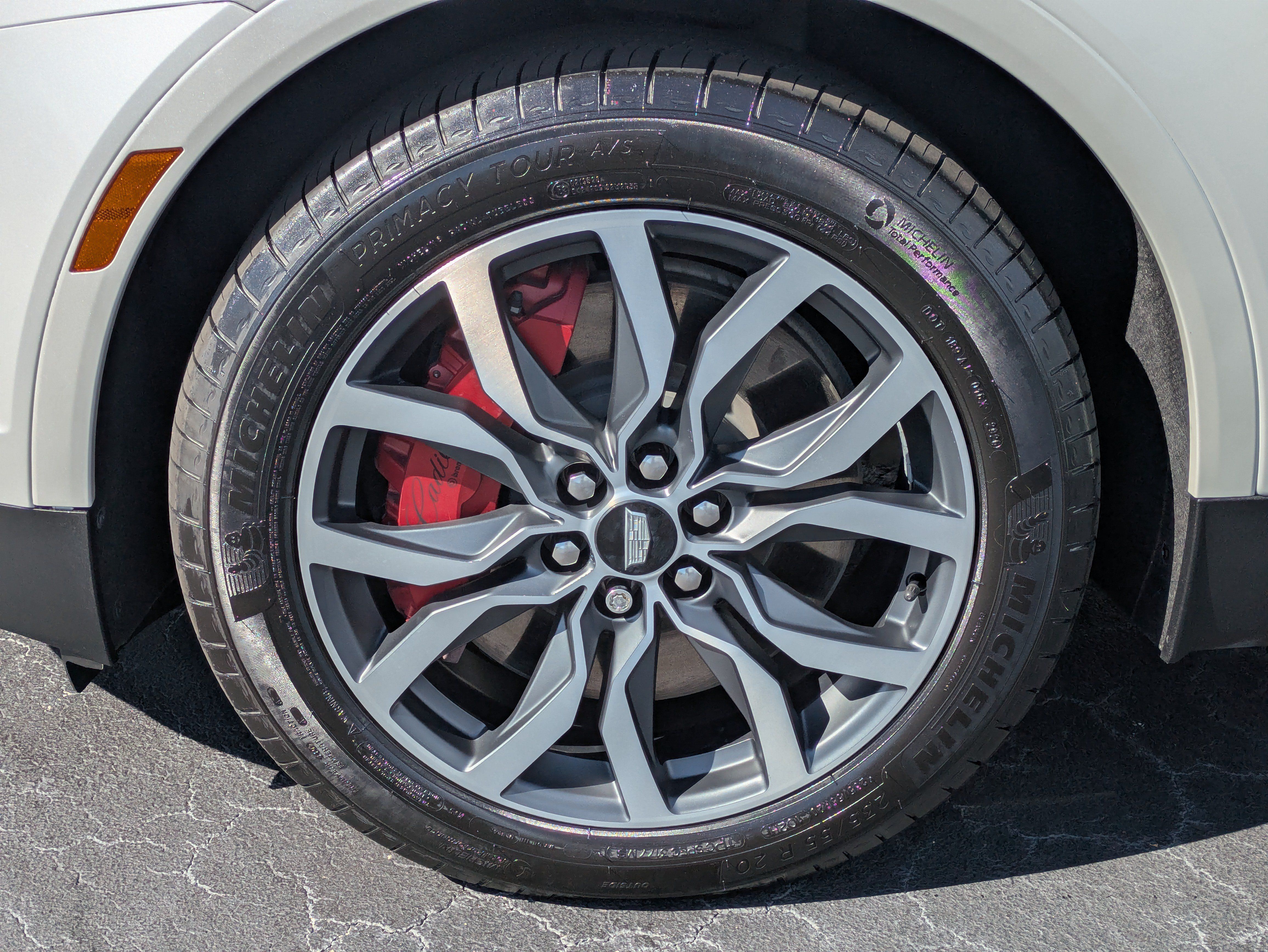 Certified 2023 Cadillac XT5 Sportv w/ Technology Package AWD/4WD image 8