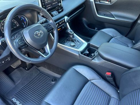 Used 2019 Toyota RAV4 XSE image 9
