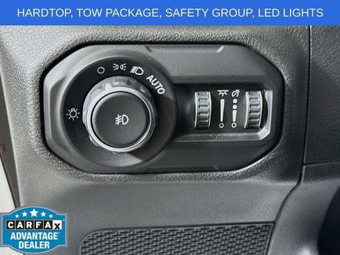 Used 2021 Jeep Wrangler Unlimited Sahara w/ LED Lighting Group AWD/4WD image 10
