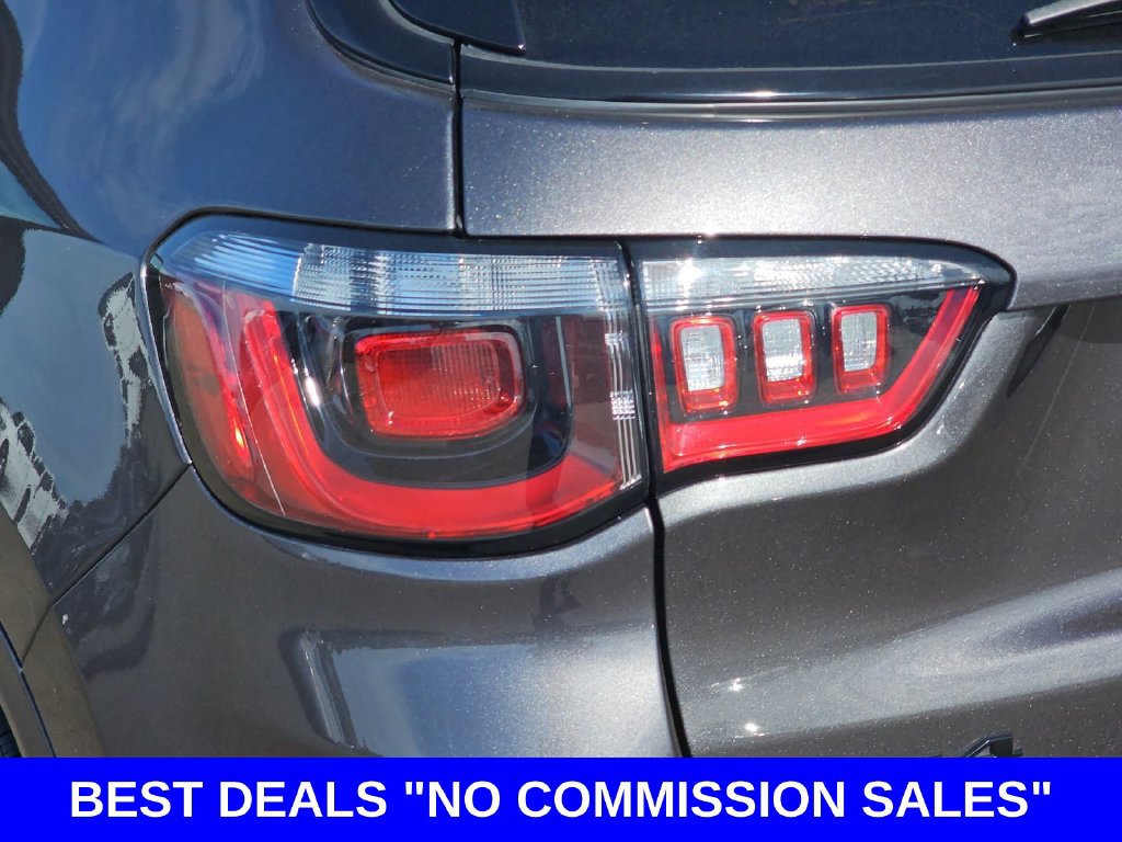 Used 2023 Jeep Compass Latitude w/ Sun and Sound Group AWD/4WD image 39