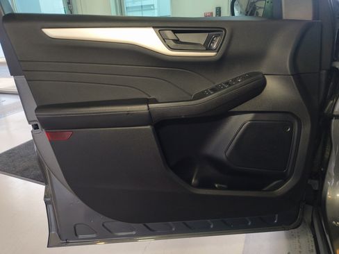 Used 2022 Ford Escape SE w/ Convenience Package image 18