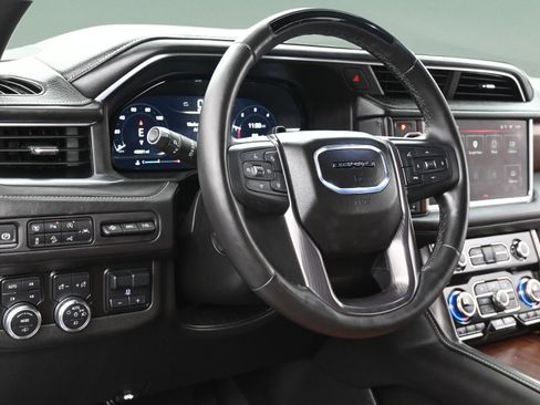 Used 2024 GMC Yukon Denali Ultimate AWD/4WD image 13
