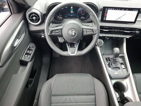 New 2024 Alfa Romeo Tonale Sprint image 7