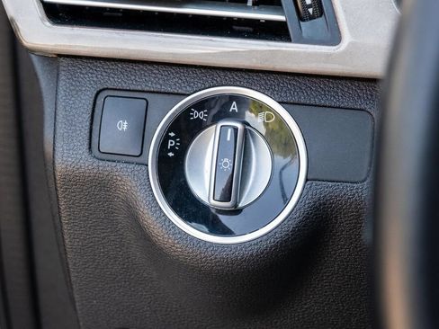 Used 2011 Mercedes-Benz E 350 4MATIC Sedan image 20