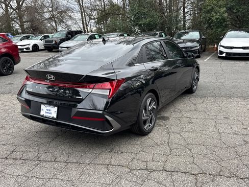 New 2026 Hyundai Elantra Limited image 5