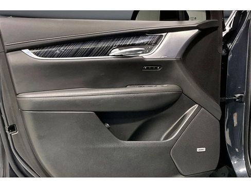 Used 2022 Cadillac XT6 Premium Luxury w/ Technology Package image 24