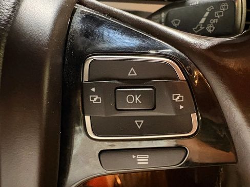 Used 2014 Volkswagen Touareg Executive AWD/4WD image 26