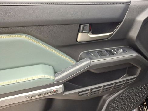 Used 2025 Toyota Tacoma Trailhunter image 10
