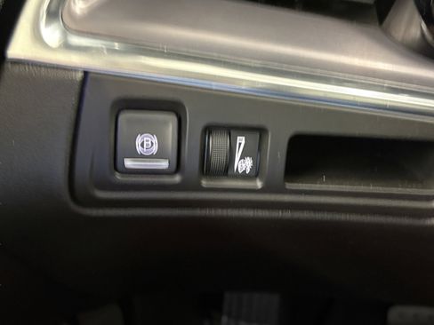 Used 2019 Cadillac XT5 Premium Luxury w/ Driver Assist Package AWD/4WD image 20