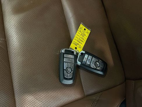 Used 2023 Lincoln Aviator Reserve w/ Jet Appearance Package image 28