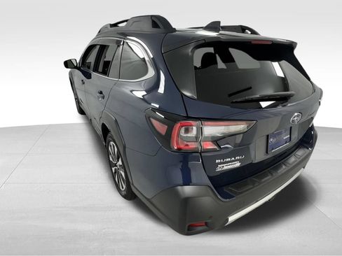 Used 2025 Subaru Outback Limited AWD/4WD image 5