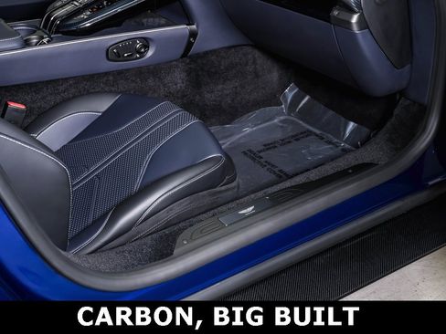 Used 2025 Aston Martin V8 Vantage Coupe image 19