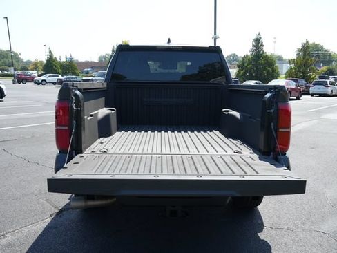 Used 2024 Toyota Tacoma SR5 AWD/4WD image 10