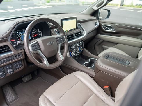 Used 2021 Chevrolet Tahoe Z71 w/ Z71 Off-Road Package image 4