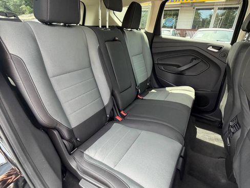 Used 2016 Ford Escape SE w/ Equipment Group 201A FWD image 16