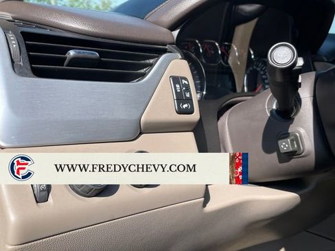 Used 2015 GMC Yukon XL SLT w/ Open Road Package AWD/4WD image 38