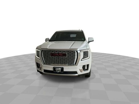 Certified 2022 GMC Yukon XL Denali w/ Denali Premium Package image 3