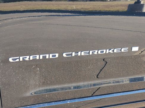 Used 2022 Jeep Grand Cherokee L Overland w/ Luxury Tech Group IV image 13