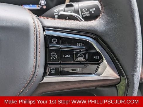 Used 2025 Jeep Grand Cherokee Summit w/ Obsidian Package AWD/4WD image 26