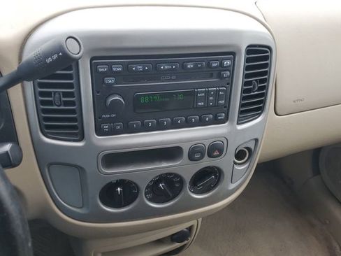 Used 2003 Ford Escape XLT image 25