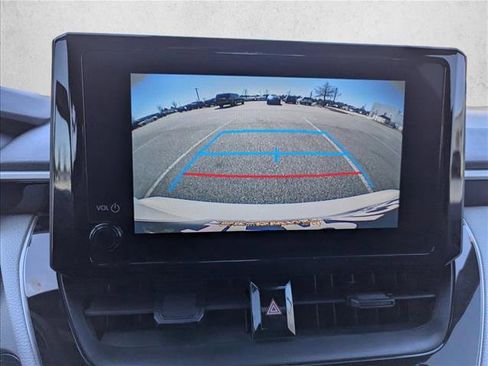 Used 2025 Toyota Corolla SE image 17