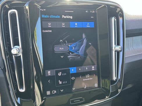 Certified 2025 Volvo XC40 B5 Plus w/ Protection Package Premier image 12