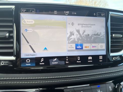 New 2026 Chrysler Pacifica Limited image 28