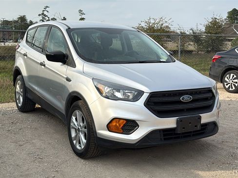 Used 2019 Ford Escape S image 3