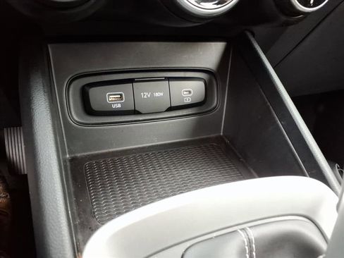 Used 2024 Hyundai Venue SEL image 25