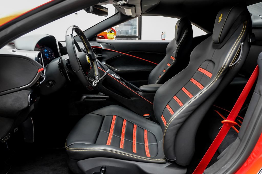 Used 2024 Ferrari Roma Spider RWD image 11