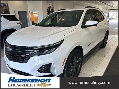 Certified 2024 Chevrolet Equinox RS w/ LPO, Floor Liner Package image 6