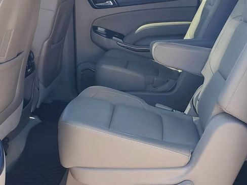 Used 2015 GMC Yukon XL SLT w/ Open Road Package image 9