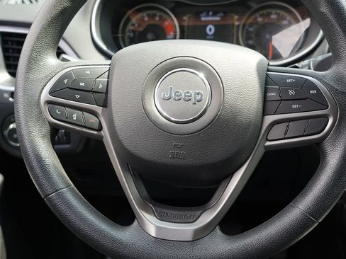 Used 2019 Jeep Cherokee Latitude w/ Popular Appearance Group AWD/4WD image 23