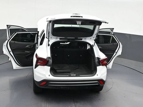 Used 2026 Chevrolet Trax RS FWD image 35