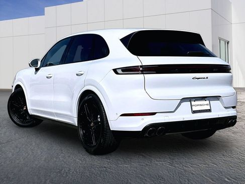 Certified 2025 Porsche Cayenne S AWD/4WD image 3