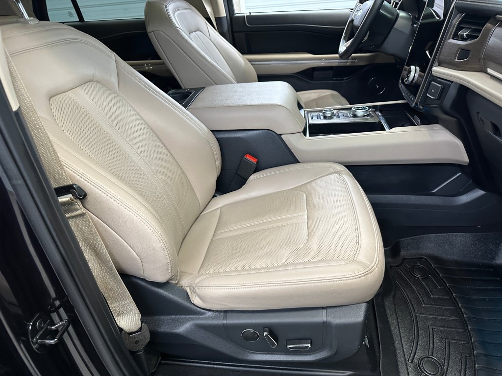Used 2024 Ford Expedition Limited AWD/4WD image 36