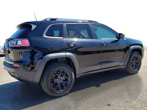 Used 2020 Jeep Cherokee Trailhawk w/ Technology Group AWD/4WD image 4