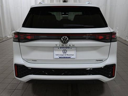 New 2026 Volkswagen Tiguan SEL R-Line image 12