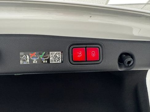 Used 2023 Mercedes-Benz E 350 Sedan image 43