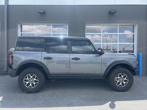Used 2025 Ford Bronco Badlands AWD/4WD image 4