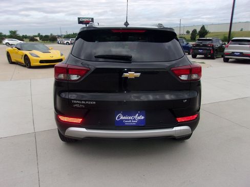 Used 2024 Chevrolet TrailBlazer LT w/ Driver Confidence Package FWD image 4