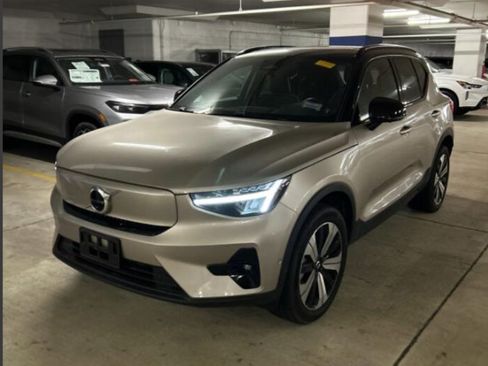 Used 2023 Volvo XC40 Recharge Plus w/ Protection Package Premier AWD/4WD image 1