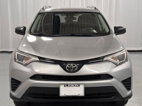 Used 2018 Toyota RAV4 LE image 3